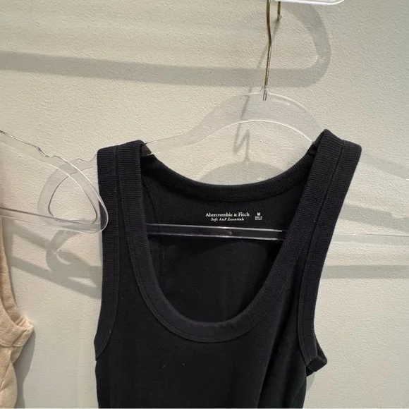 Abercrombie & Fitch - Women's Black and Tan Tank Tops Size M (Bundle 2) - Picture 3 of 5